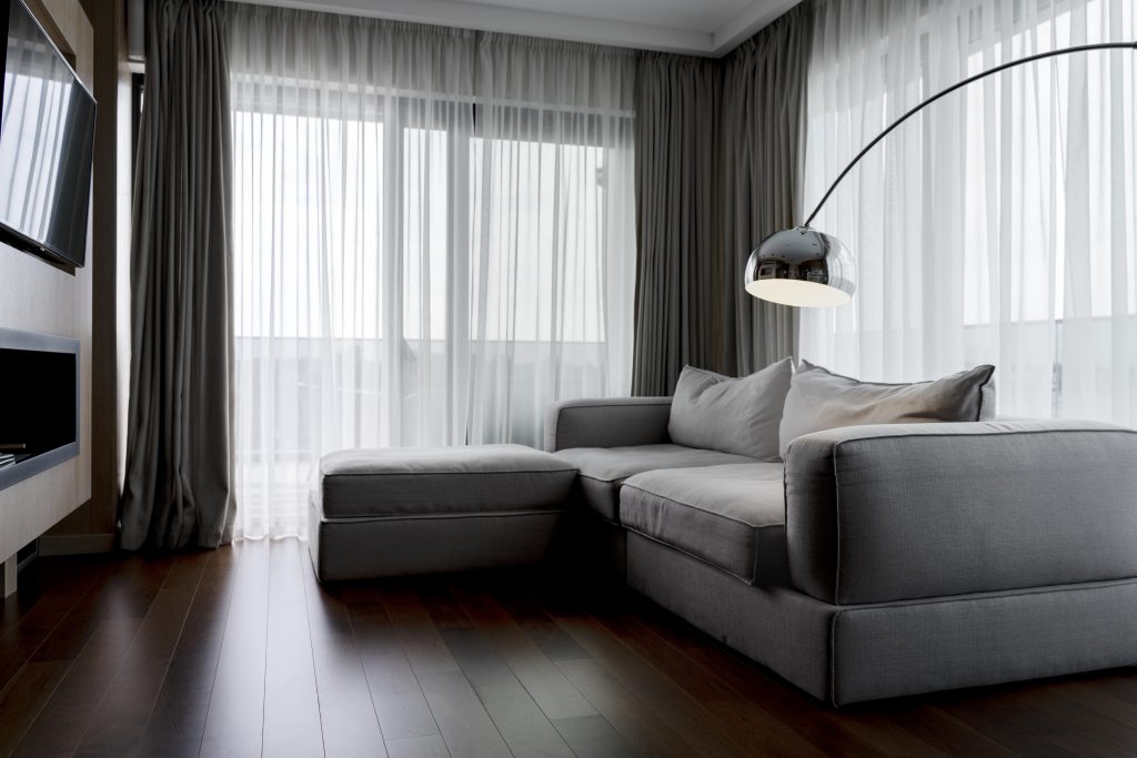 diseño interior con cortinas