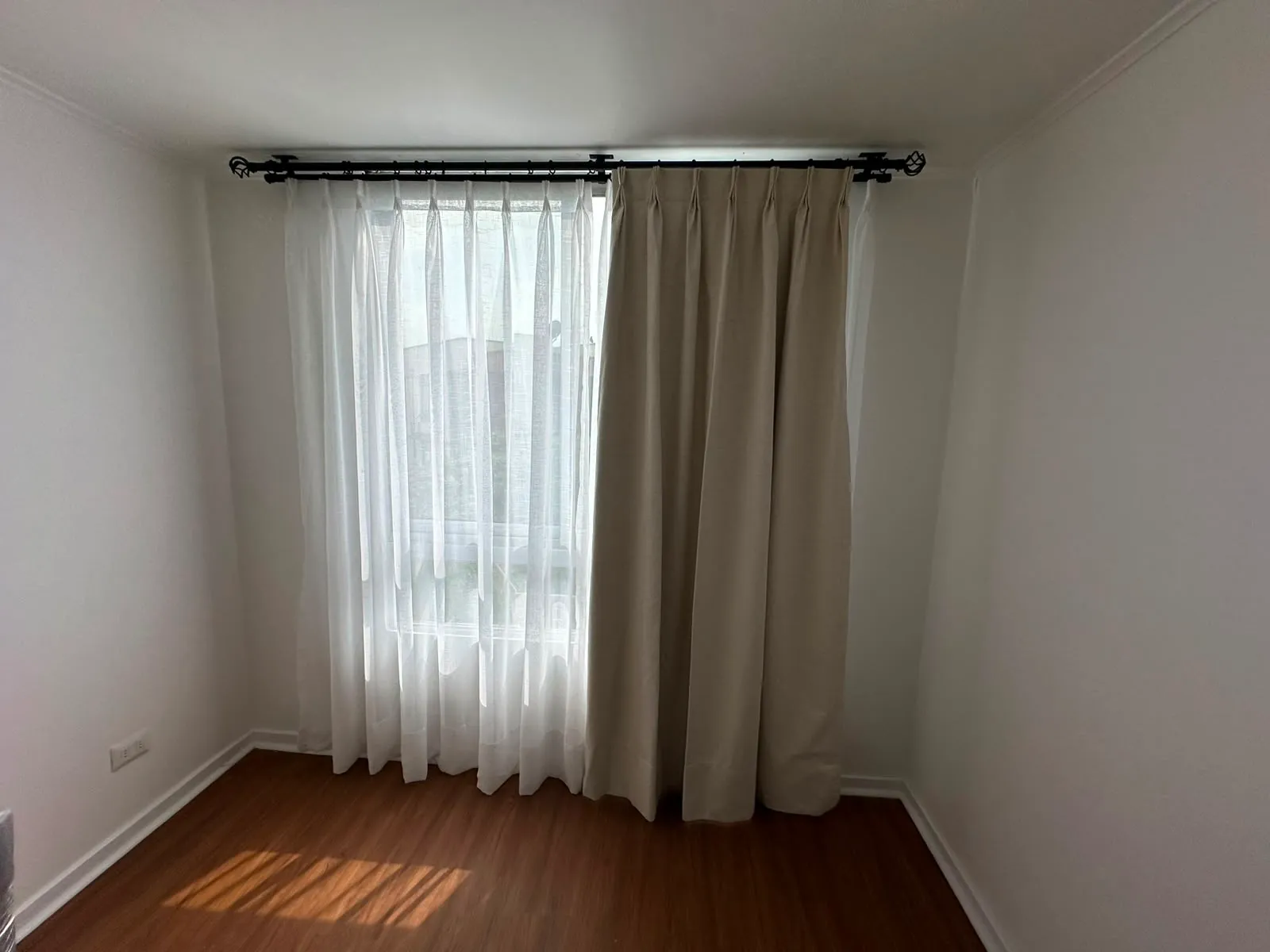 Cortinas voile blancas dormitorio 2